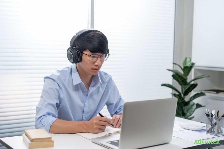 Finance professional preparing Oman e-invoicing compliance and VAT reporting workflows